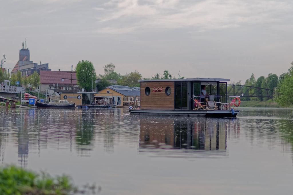 Ботели Houseboats - apartament pływający w Marinie Oława Олава